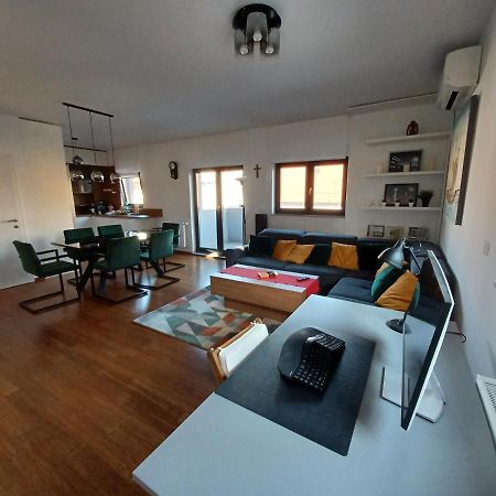 Modern 4-Star Luxury Apt - Wfh Ready, Free Parking Zagreb Exterior photo